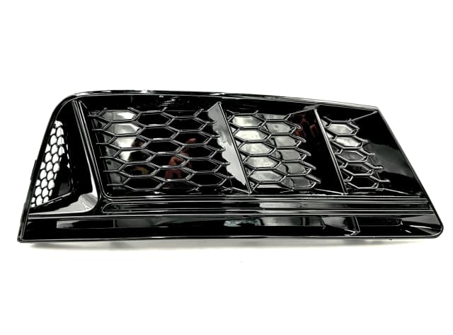 Kratka zderzaka AUDI A4 B9 8W 15-19R RS LOOK BLACK PRAWA