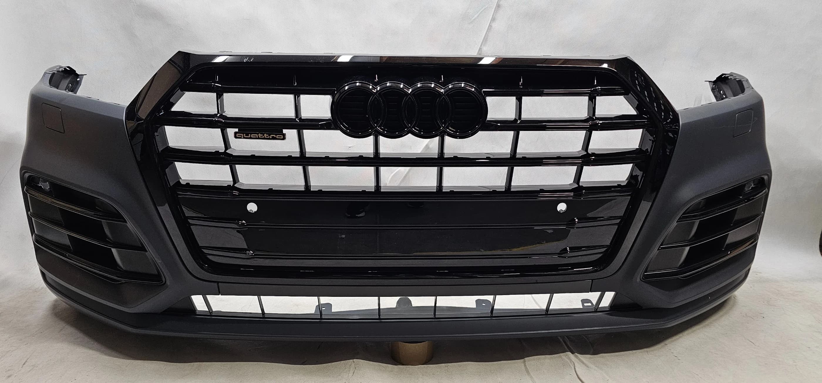 Zderzak przedni AUDI Q5 80A S-LINE BLACK 4xPDC SPR