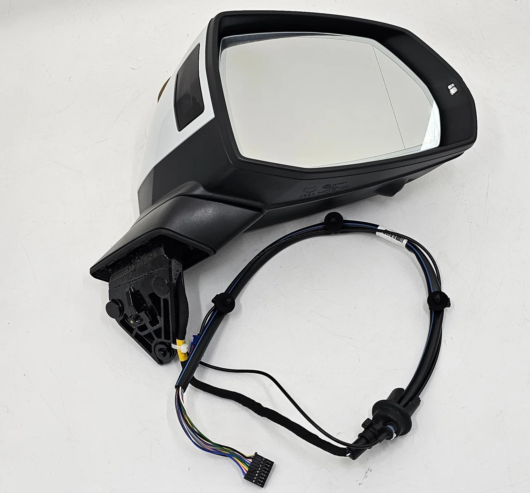 Lusterko AUDI Q7 4M KAMERA 360° MARTWE POLE LS9R PRAWE