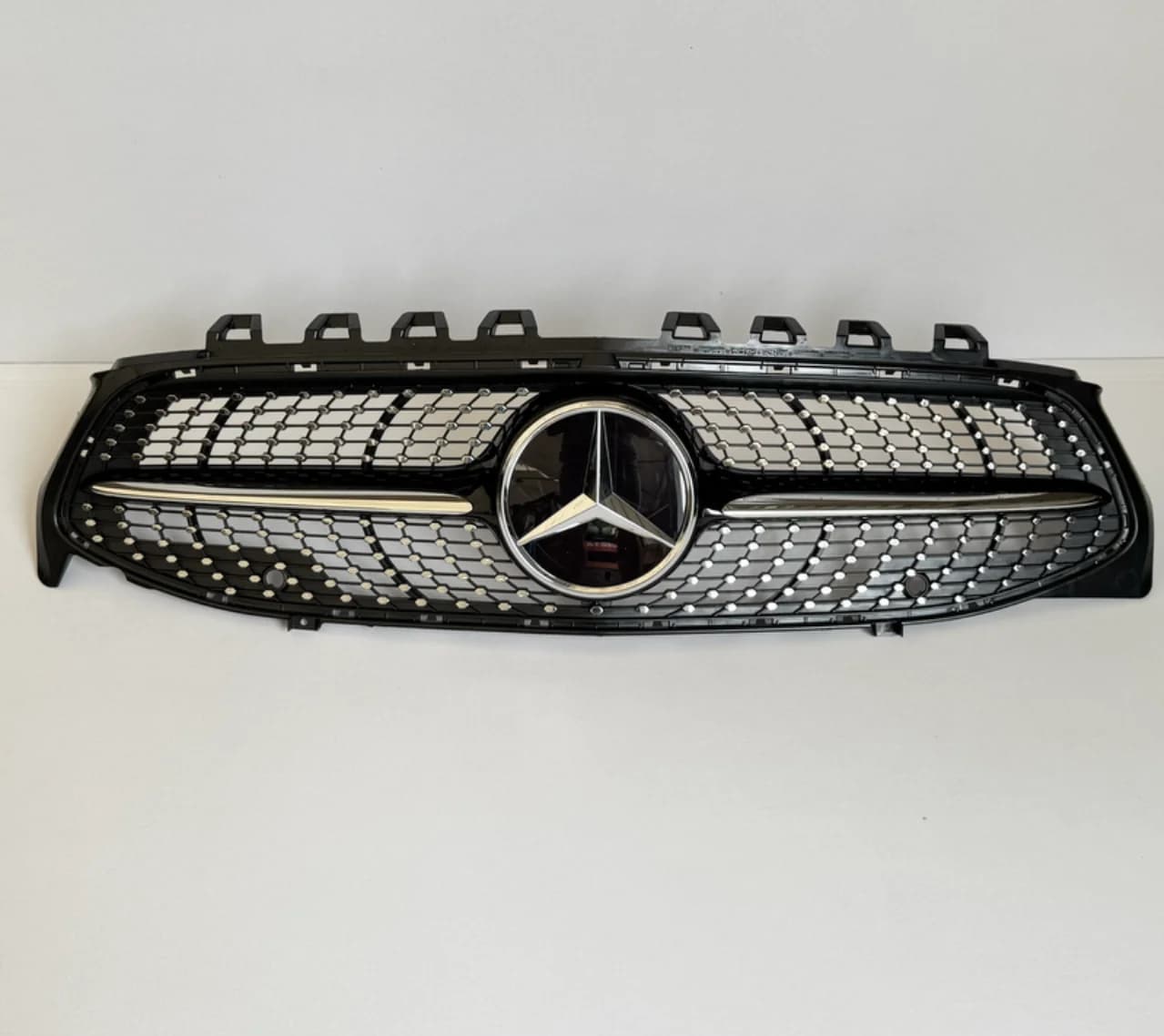 Atrapa zderzaka MERCEDES CLA W118 PDC black (A1188880000)
