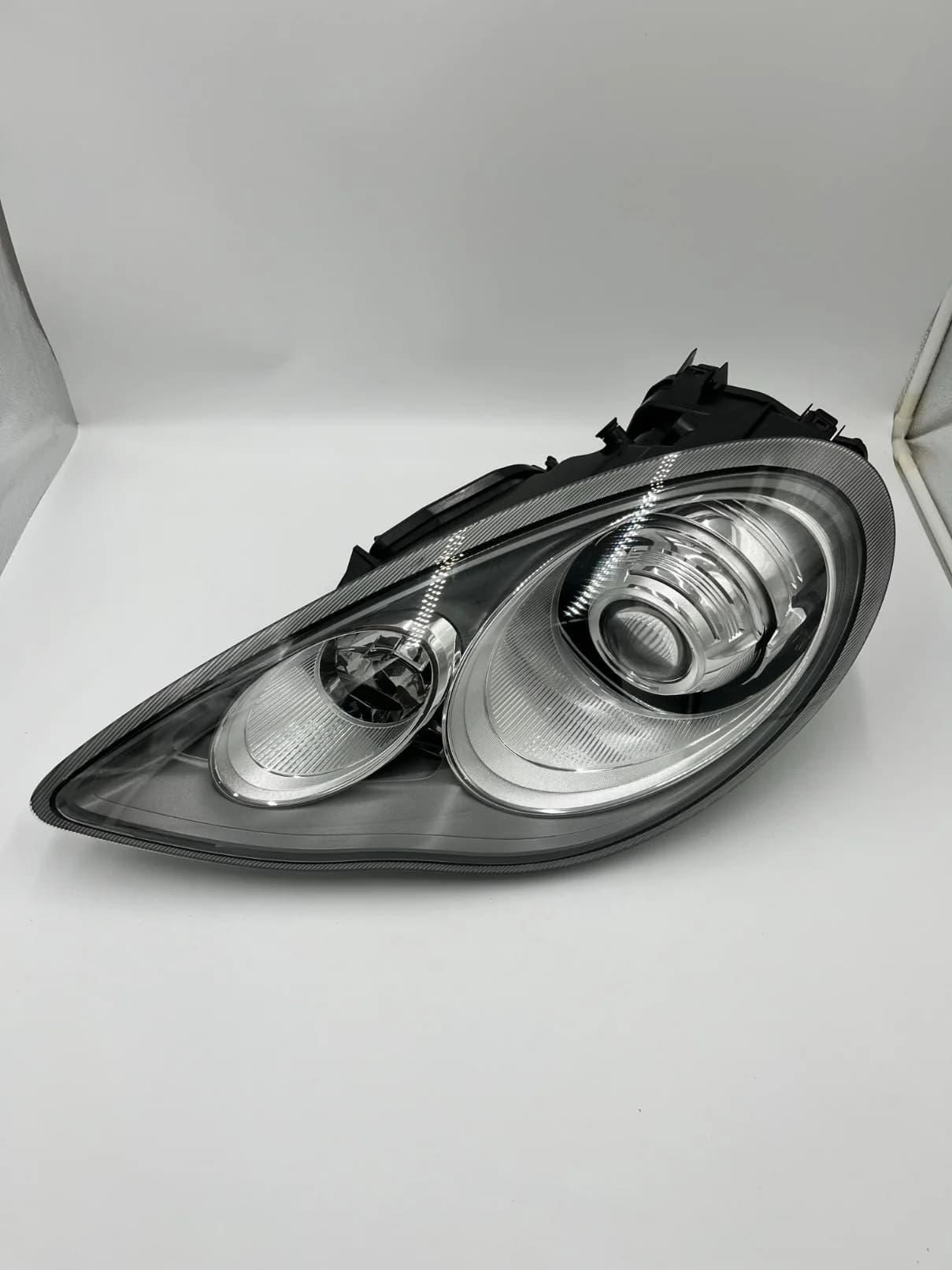 Reflektor PORSCHE PANAMERA 970 XENON lewy (970631057)