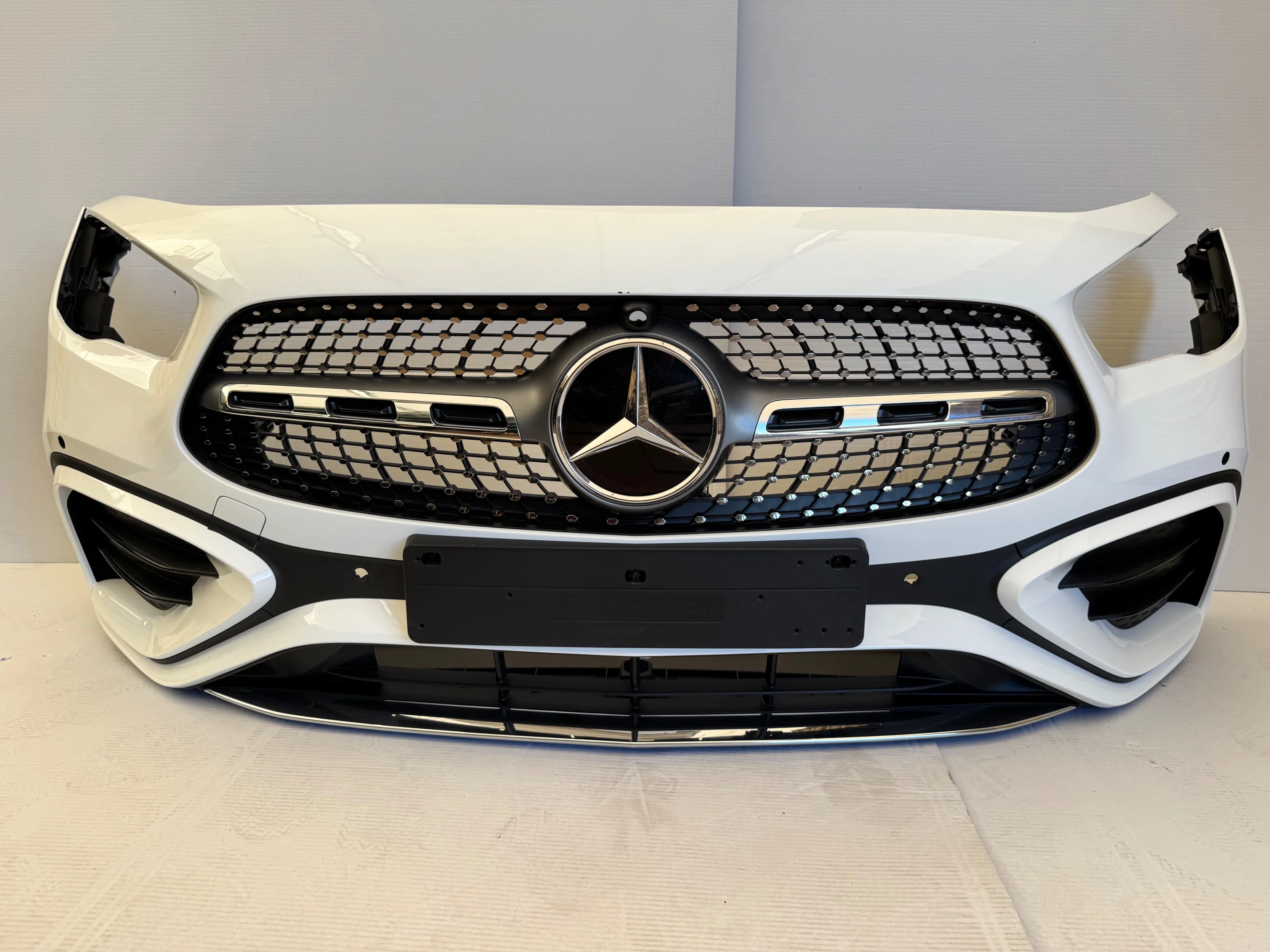 Zderzak przedni MERCEDES GLA X247 AMG (5) (A2478857908, A2478858008, A2478858108)