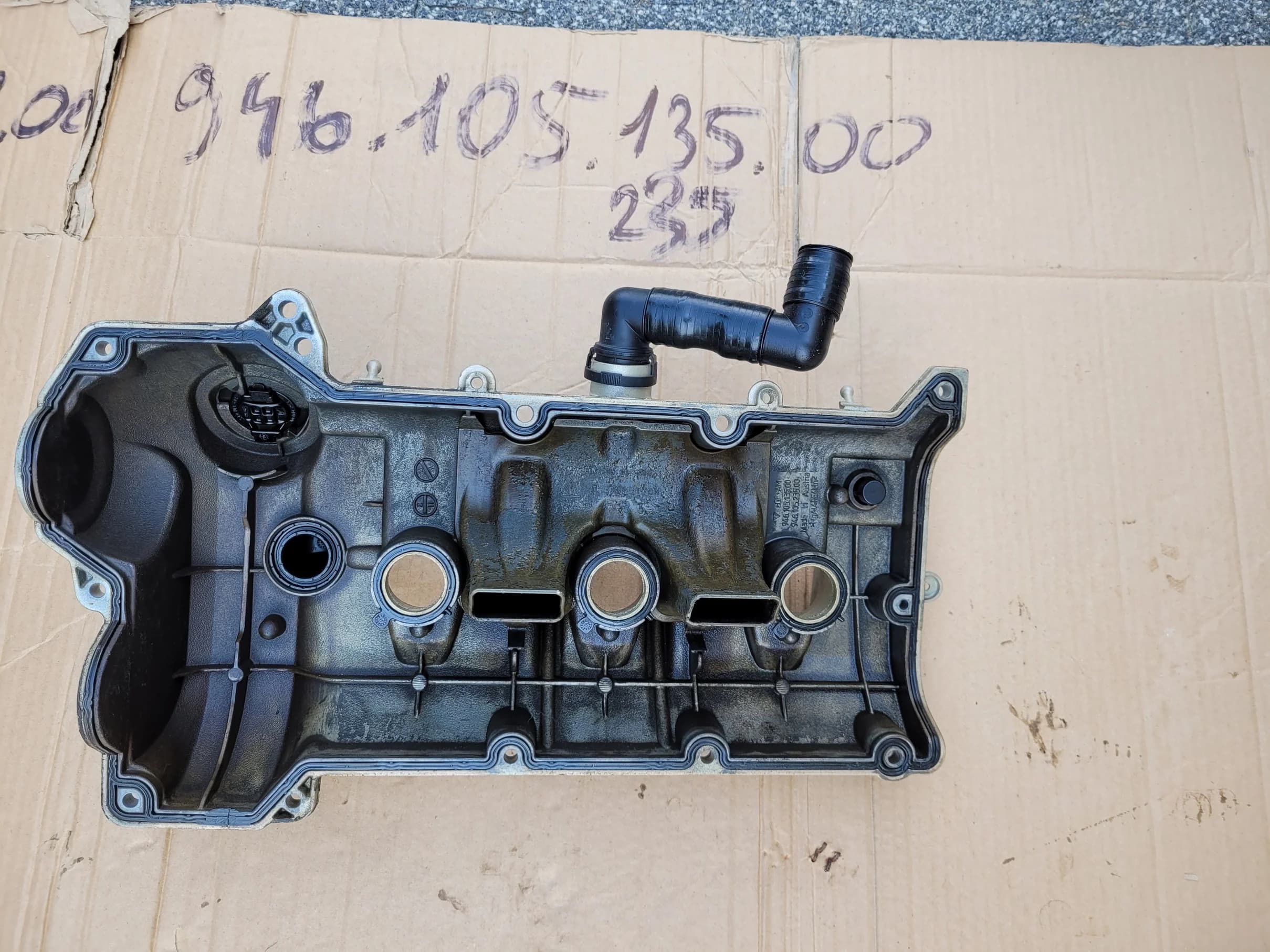 Pokrywa głowicy PORSCHE 3.6 BENZYNA (94610513500, 94610523500)