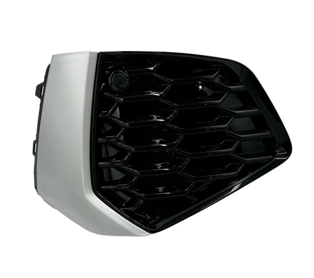 Kratka zderzaka AUDI A3 8Y S-LINE PRAWA 20r-