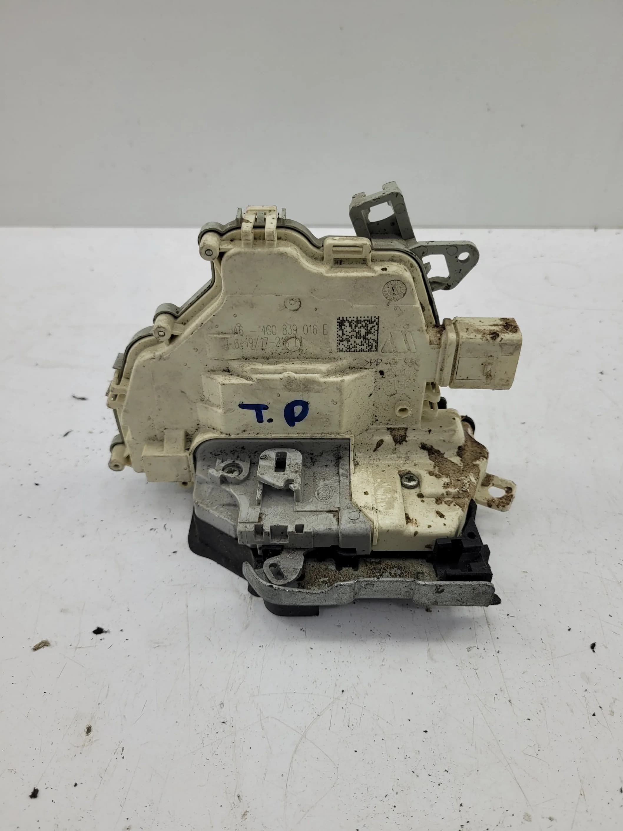Zamek drzwi Audi Prawy Tył (4G0839016E)