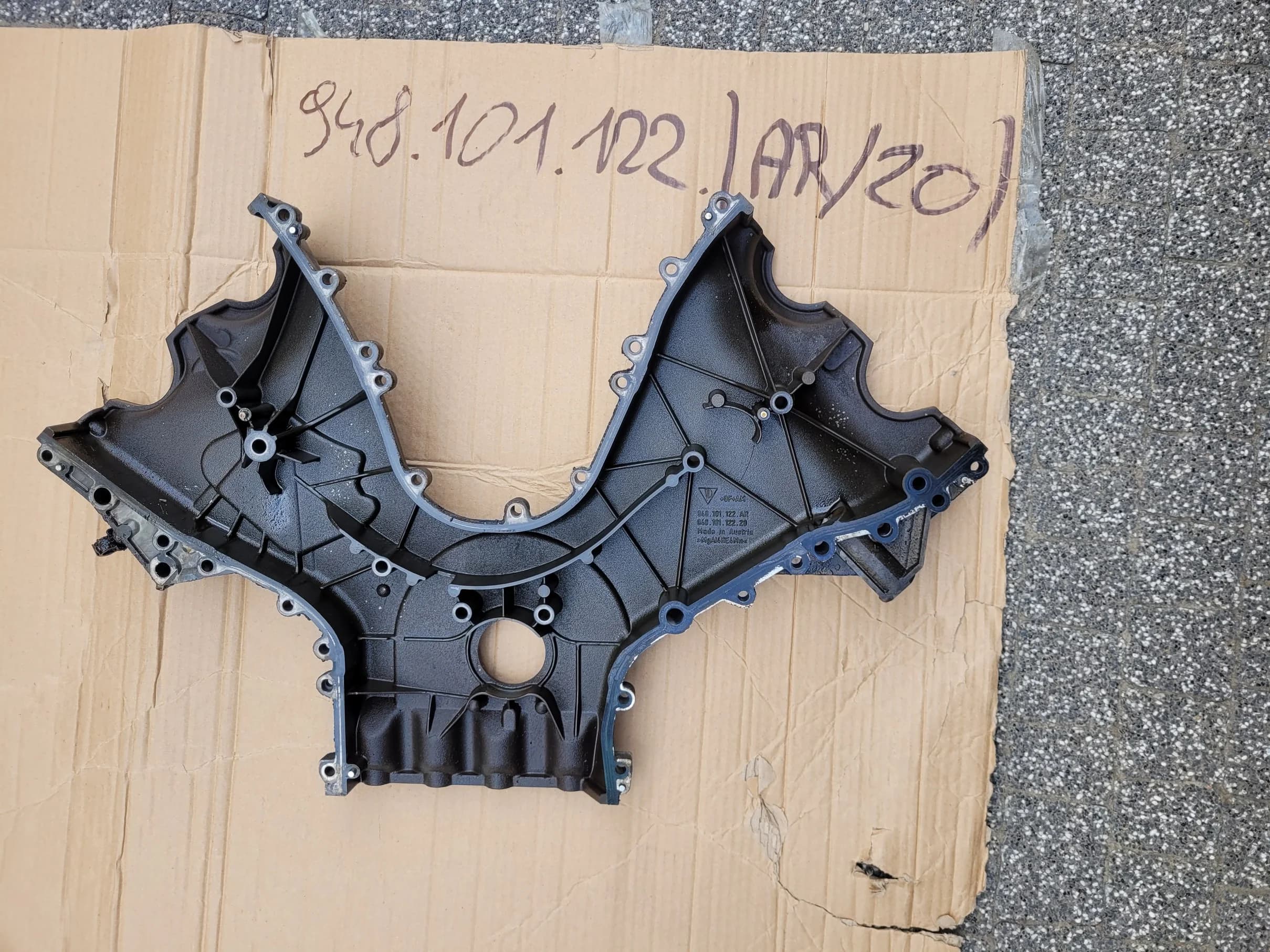 Pokrywa rozrządu PORSCHE 3.6 BENZYNA (948101122)