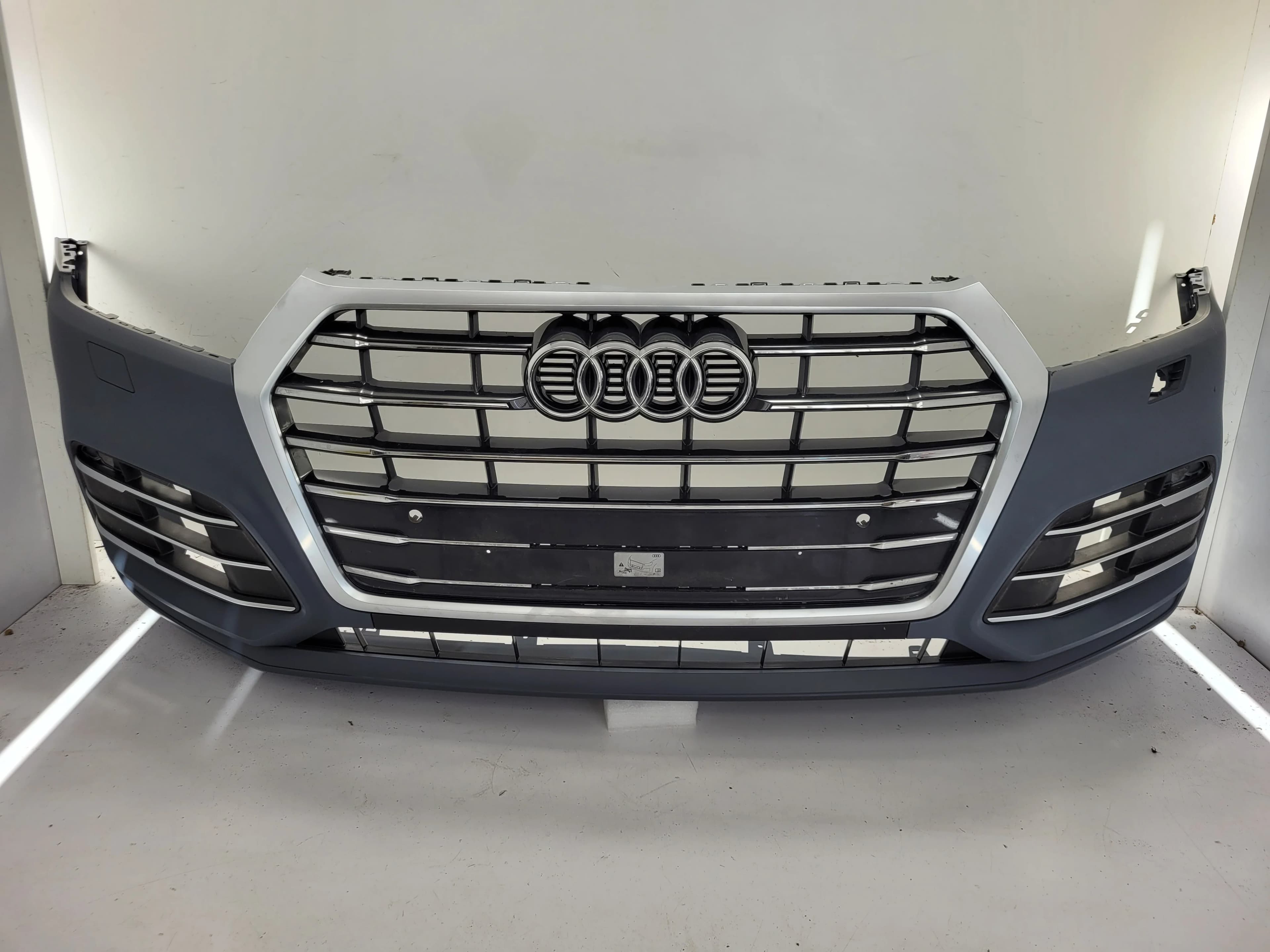 ZDERZAK PRZÓD AUDI Q5 80A S-LINE 16-20 4xPDC