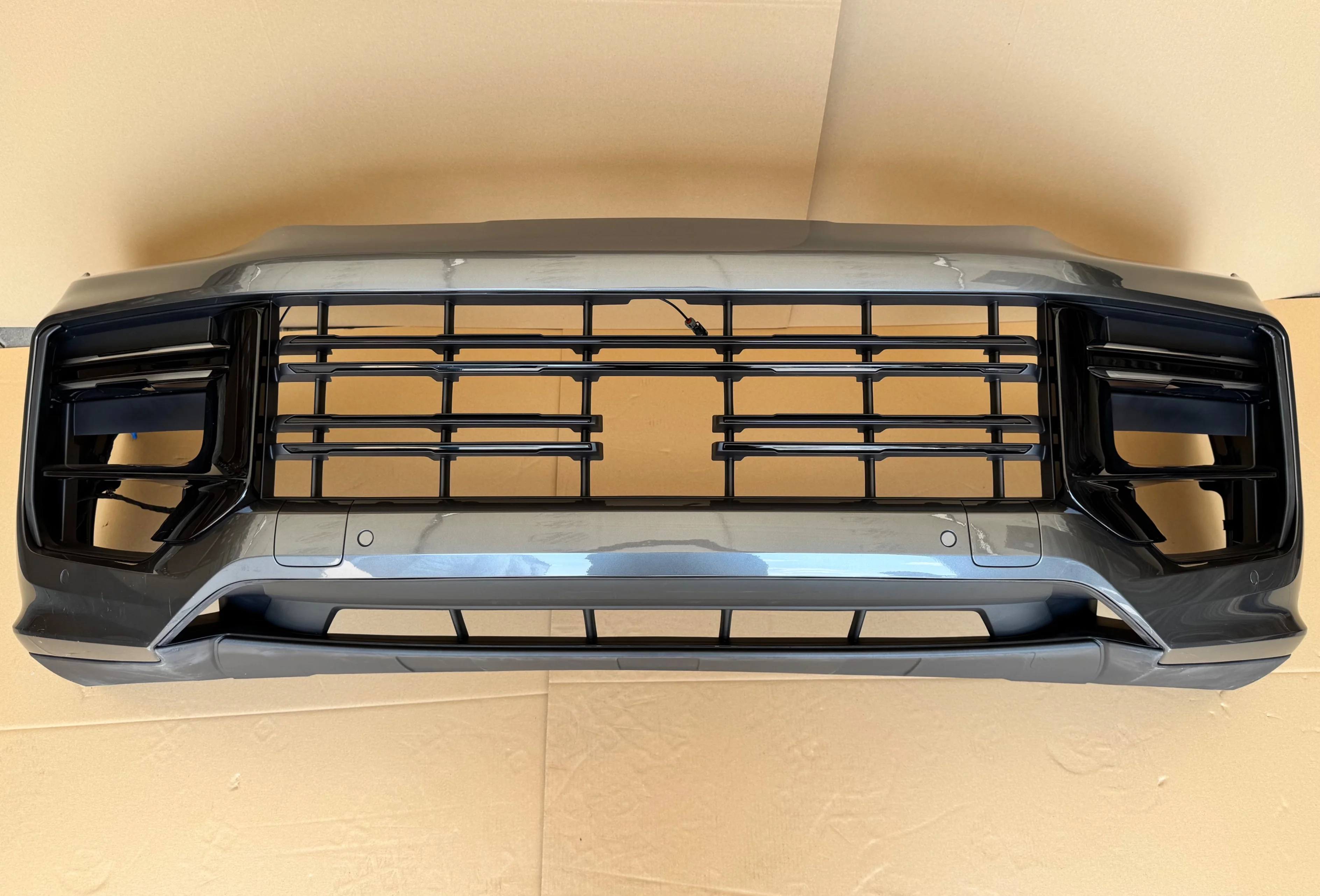 Zderzak przedni PORSCHE CAYENNE 9Y FL TURBO 4x PDC radar (9Y0807221F)