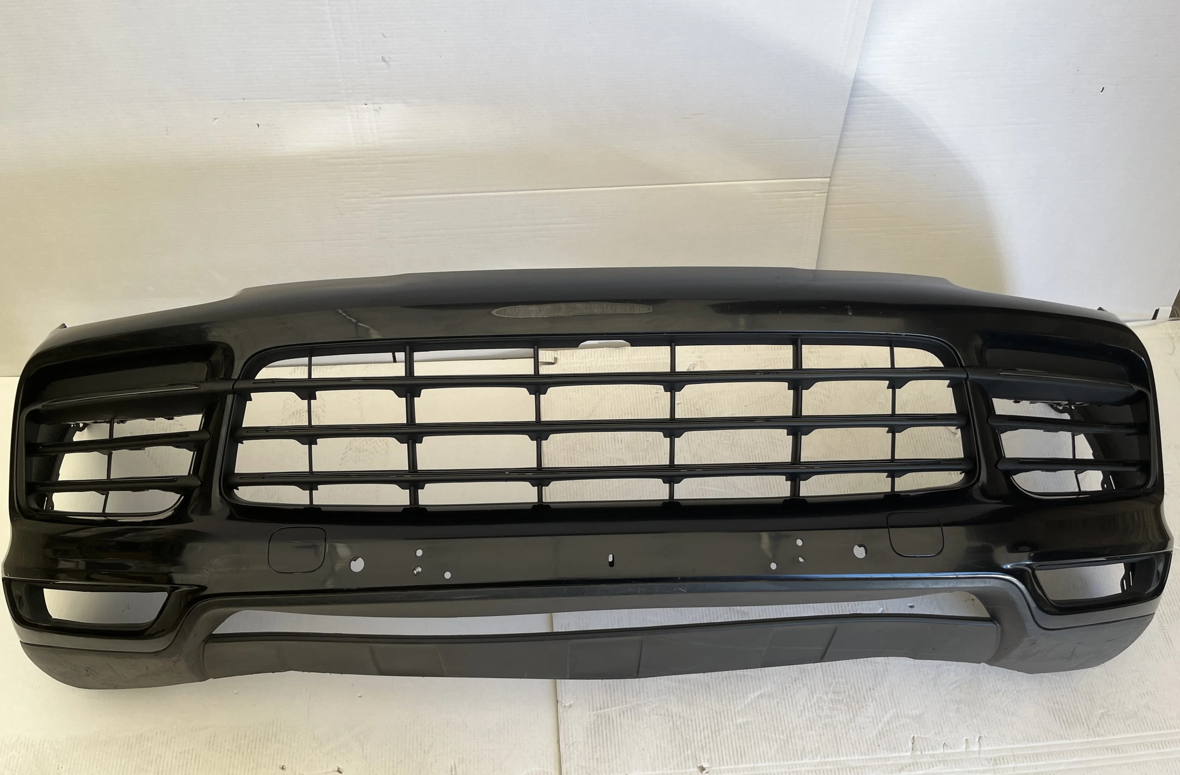 Zderzak przedni PORSCHE CAYENNE 9Y black full 4 PDC (9Y0807221)