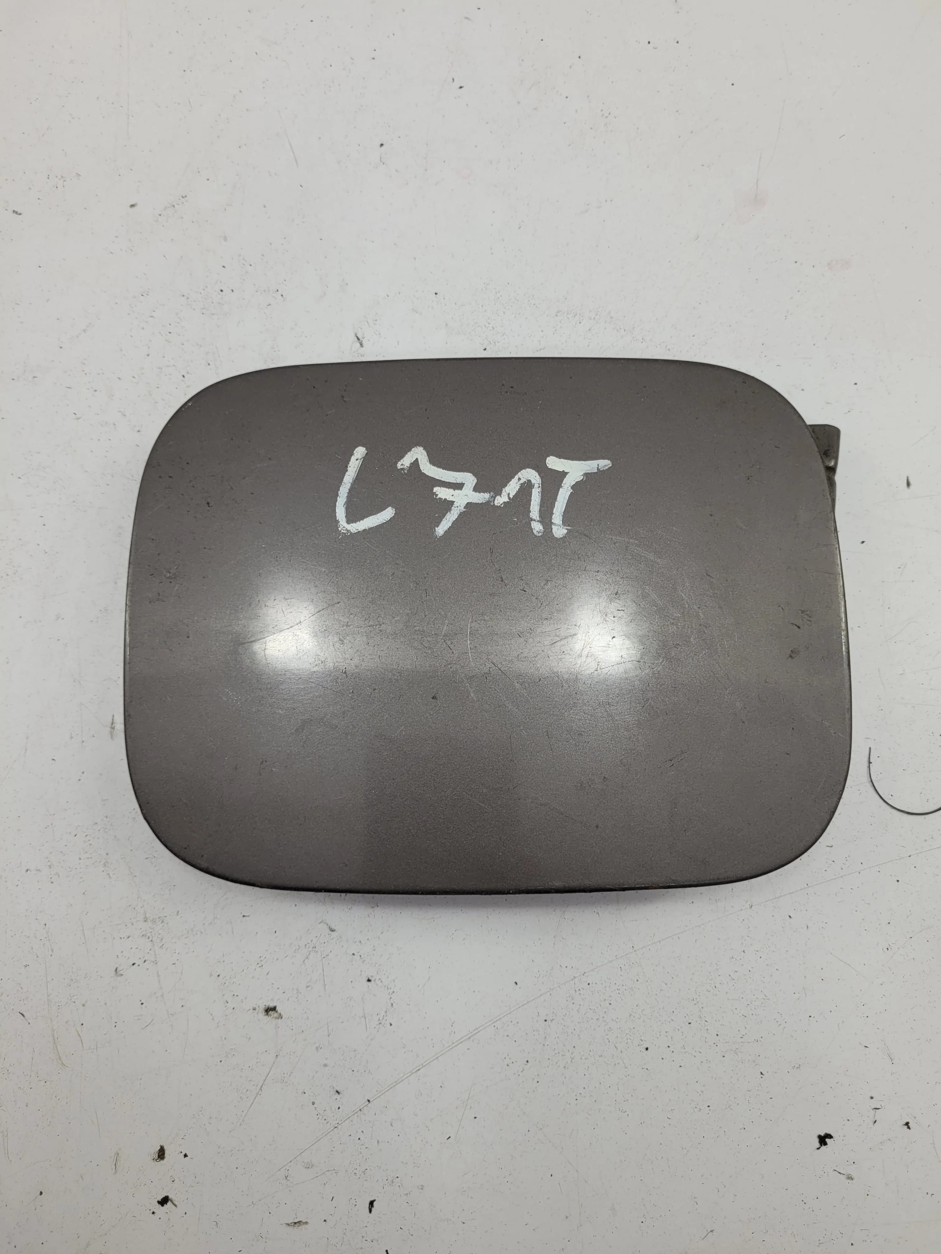 Klapka wlewu paliwa AUDI A6 C5 LY1T (4B0809905)