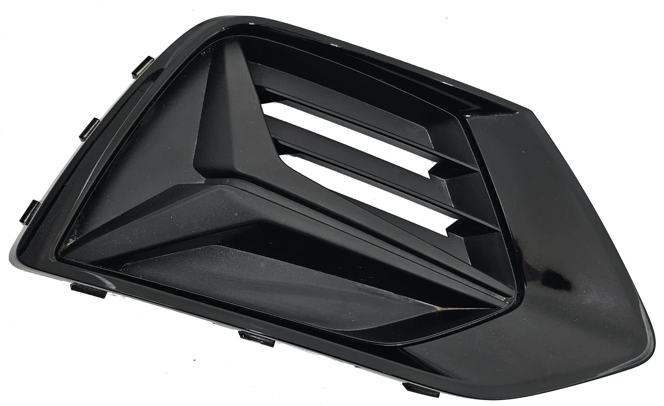 Kratka zderzaka Audi Q3 83A 18-24r PRAWA BLACK OE (83A807682B, 83A807672B, 83A807672)