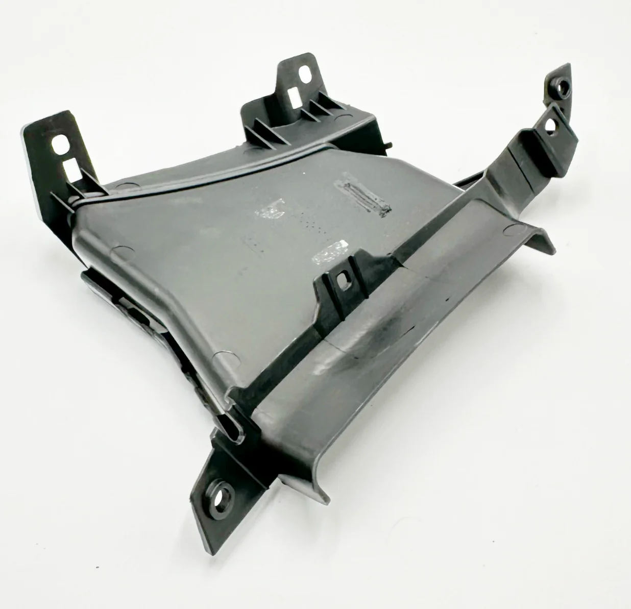 Kierownica powietrza AUDI A4 B9 FL 20-24R LEWA (8W0121763F)