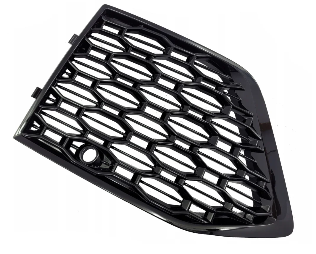 KRATKA ZDERZAKA PRAWA AUDI RSQ8 (4M8807680A)