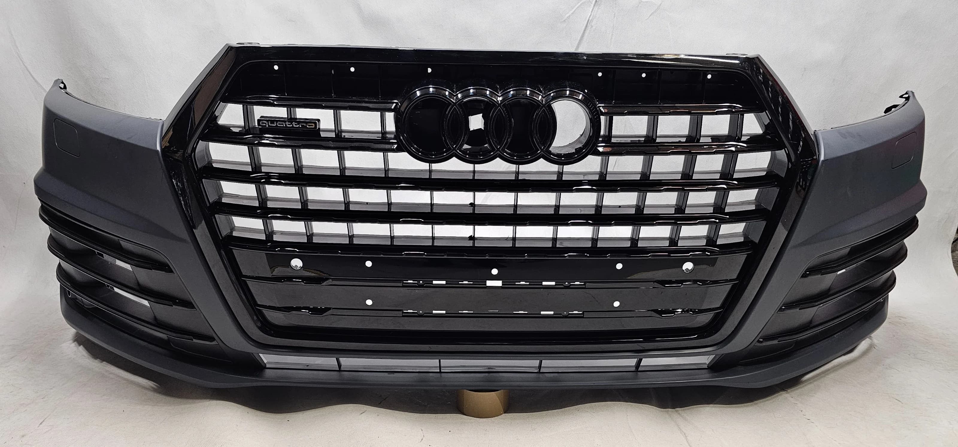 Zderzak przedni AUDI Q7 4M0 S-LINE 15-19 4xPDC BLACK GOŁY