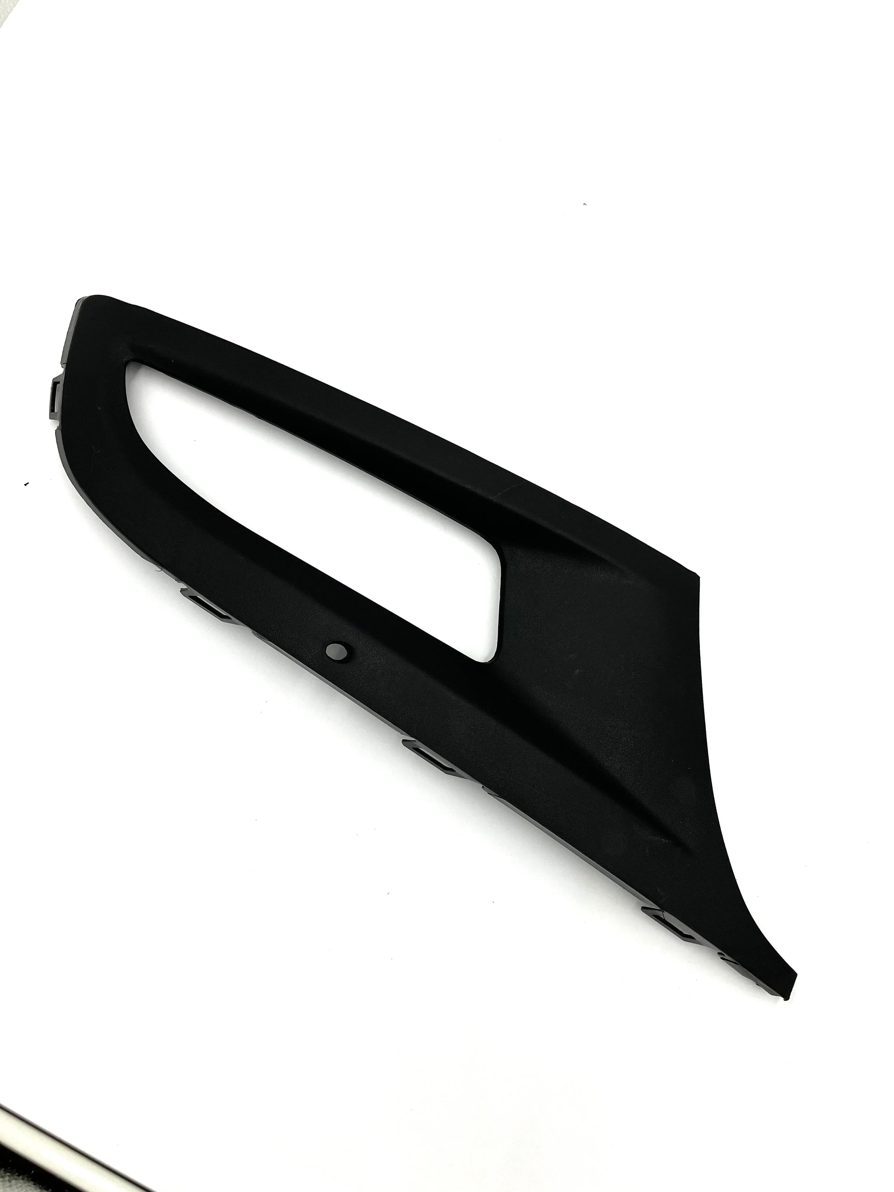 Kratka zderzaka VW POLO V 6R 09-14r PRAWA NA HALOGEN (6R0853666)