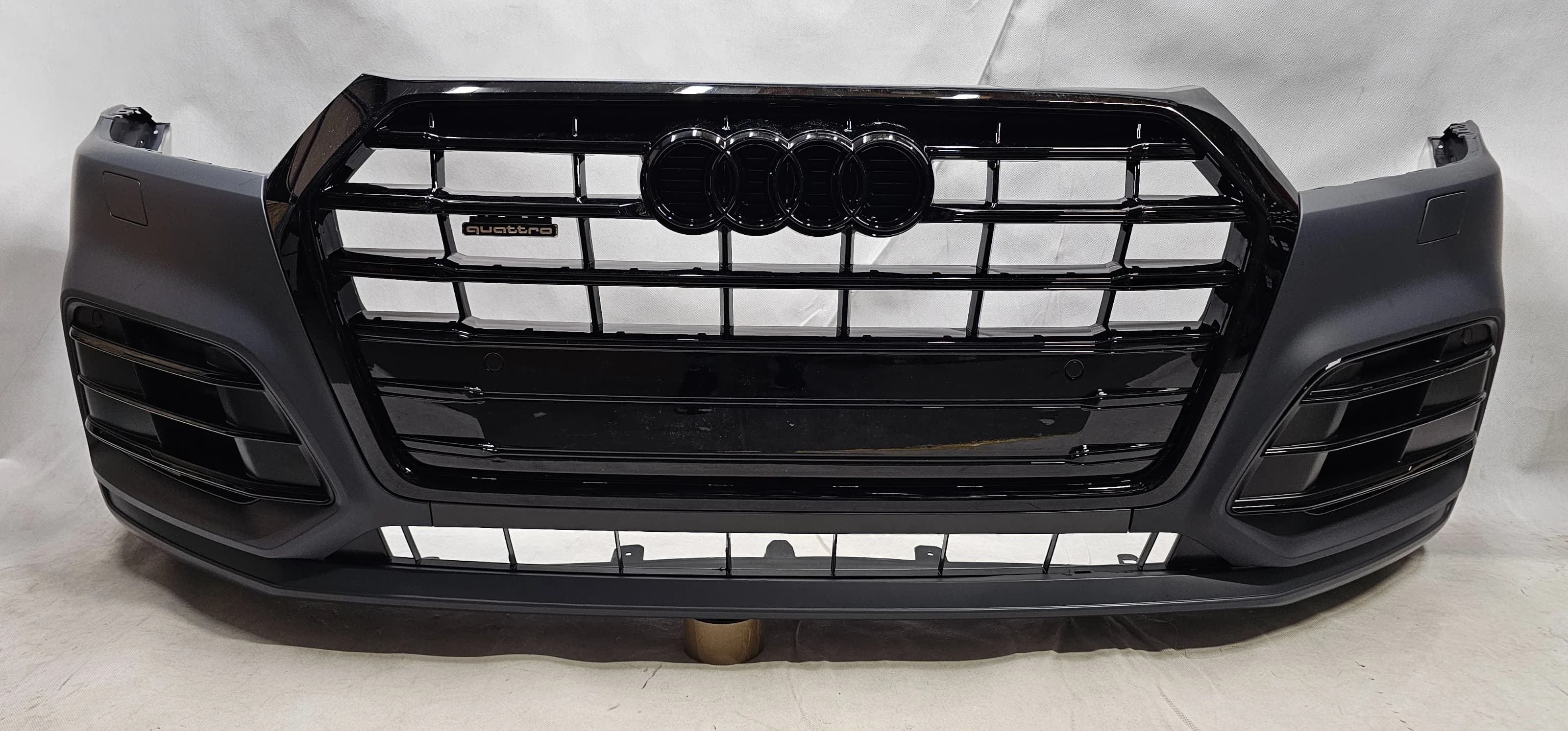 Zderzak przedni AUDI Q5 80A S-LINE BLACK 4xPDC SPR KPL