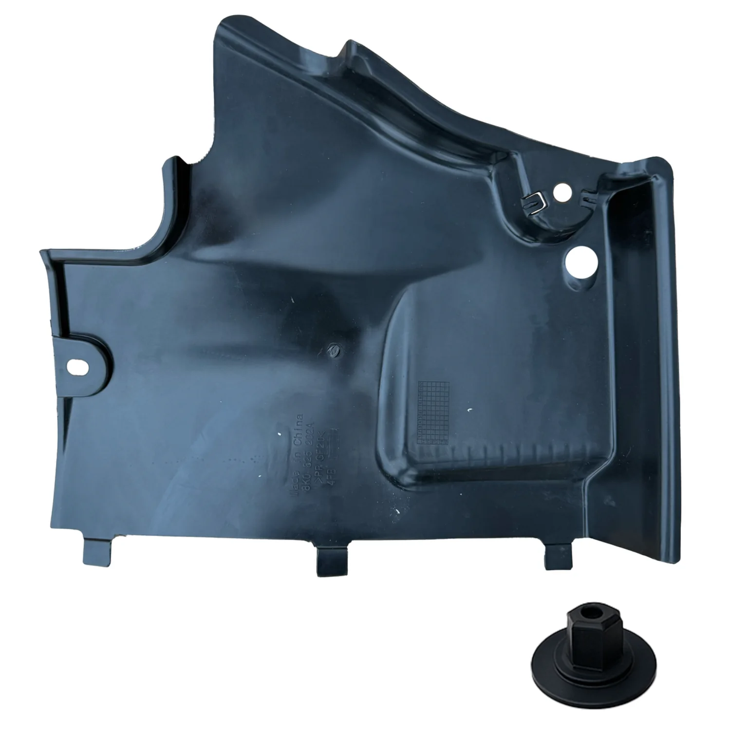 Osłona podwozia AUDI A4 B8 08-16R PRAWA KRÓTKA (8K0825202E)