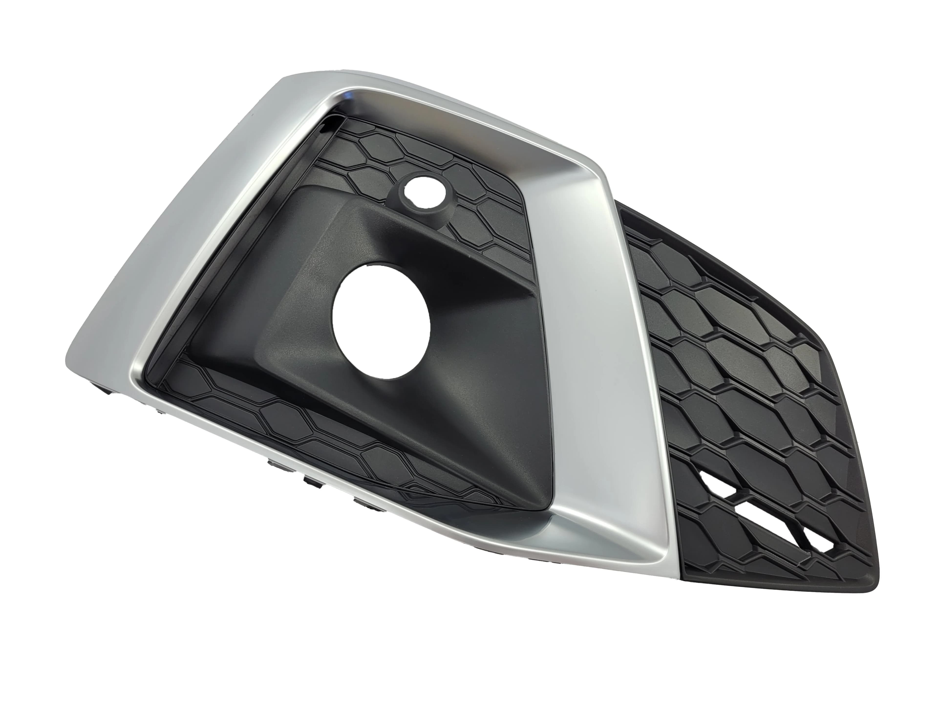 Kratka zderzaka AUDI A5 8W6 FL S-LINE CHROM PRAWAA (8W6807682T)