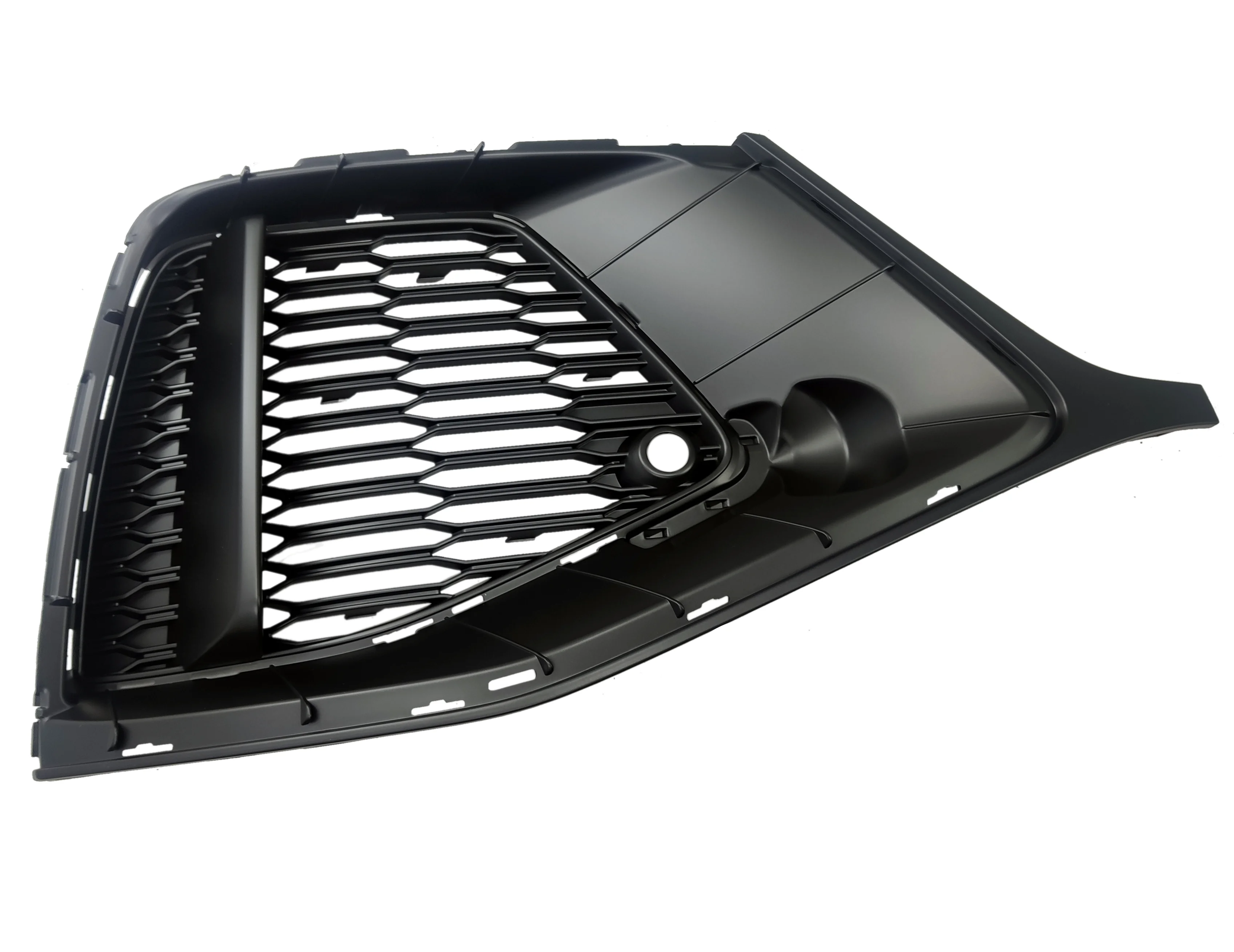 KRATKA ZDERZAKA AUDI Q8 4M S-LINE PRAWA (4M8807682A)