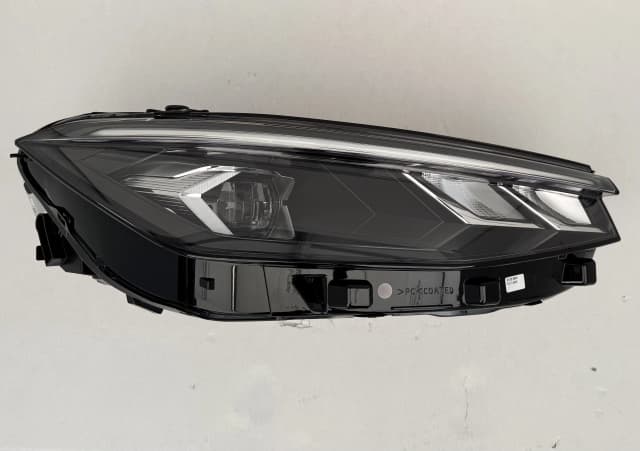 Reflektor przedni VW PASSAT B9 23-25r FULL LED PRAWY