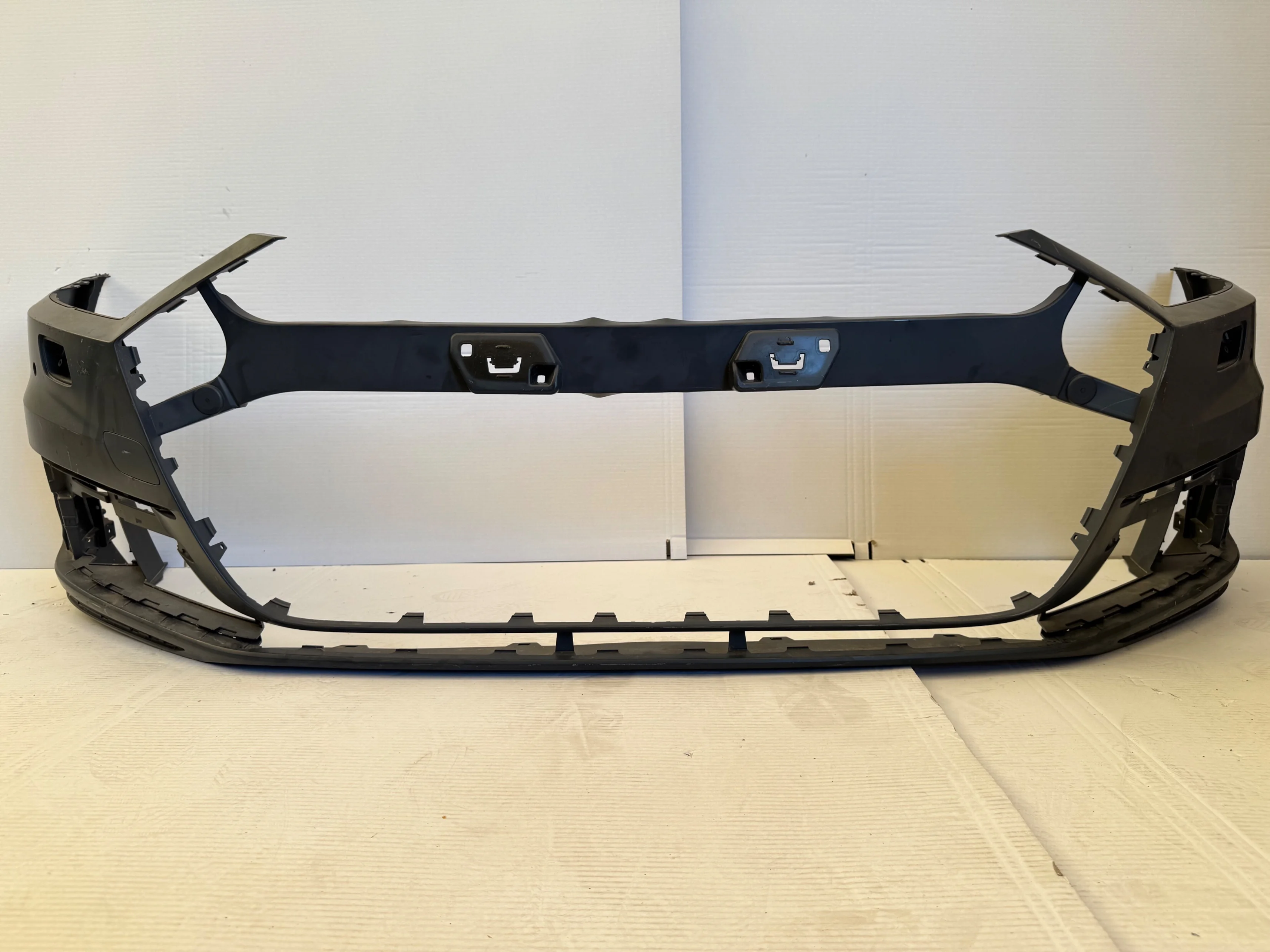 Zderzak przedni AUDI A8 D5 17-21R (4N0807437A, 4N0807437B)