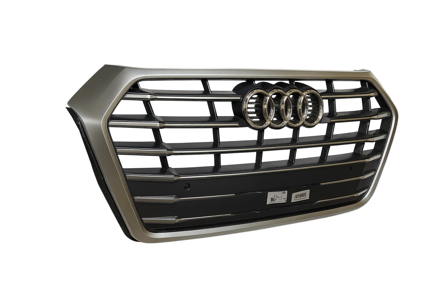 Atrapa zderzaka AUDI Q5 80A 16-20r SATYNA OE (80A, 853, 651)