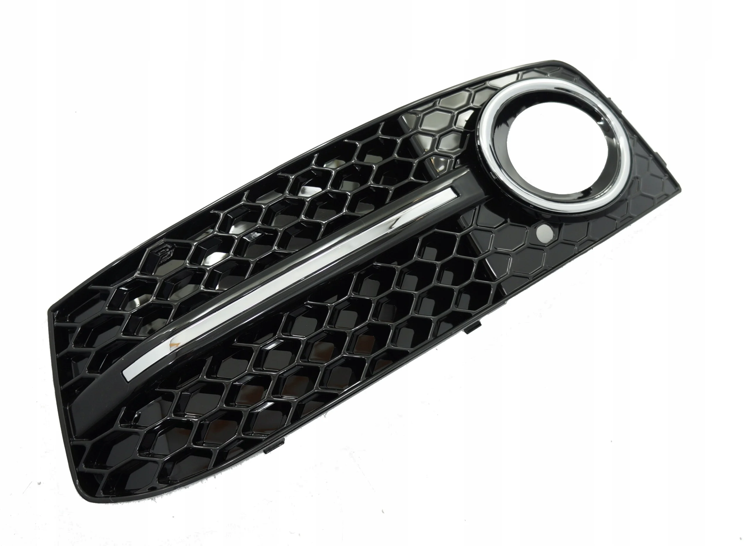 Kratka zderzaka AUDI A4 B8 RS Chrom look 08-11r LEWA