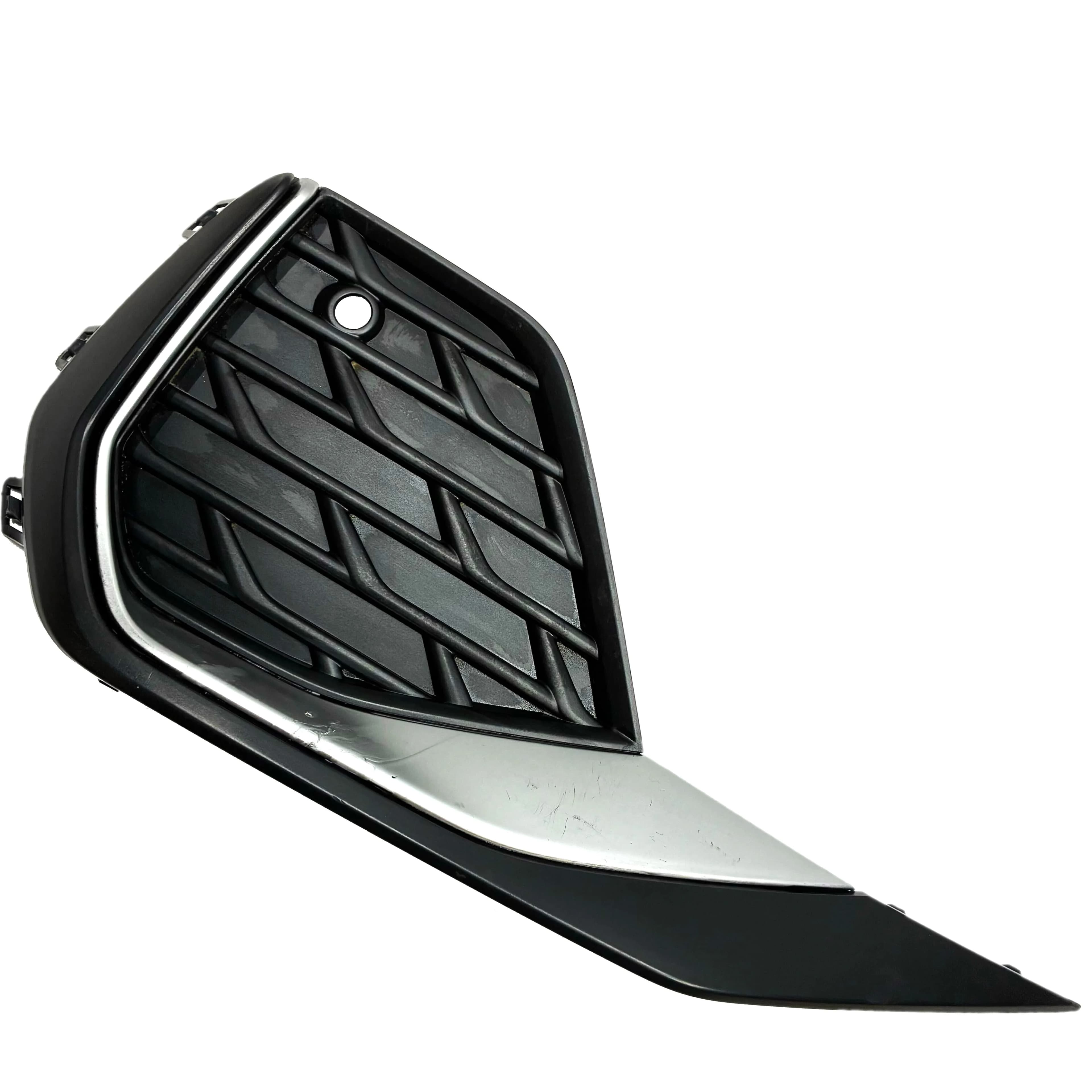 Kratka zderzaka AUDI A3 8Y S-LINE LIFT 24r- PRAWA CHROM (8Y0807682H)