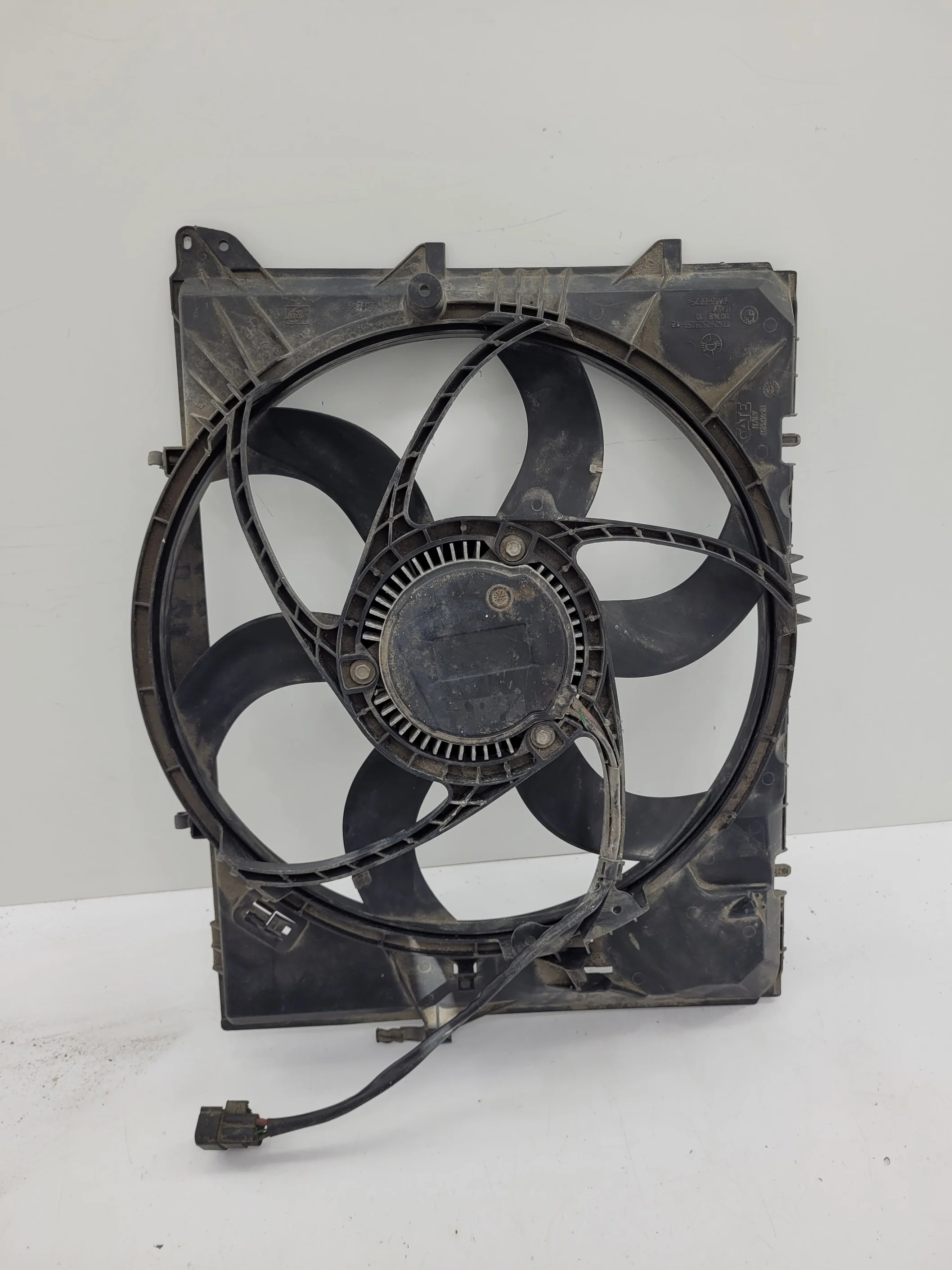 Wentylator chłodnicy BMW (7523259, 1742752325912, 427523259)