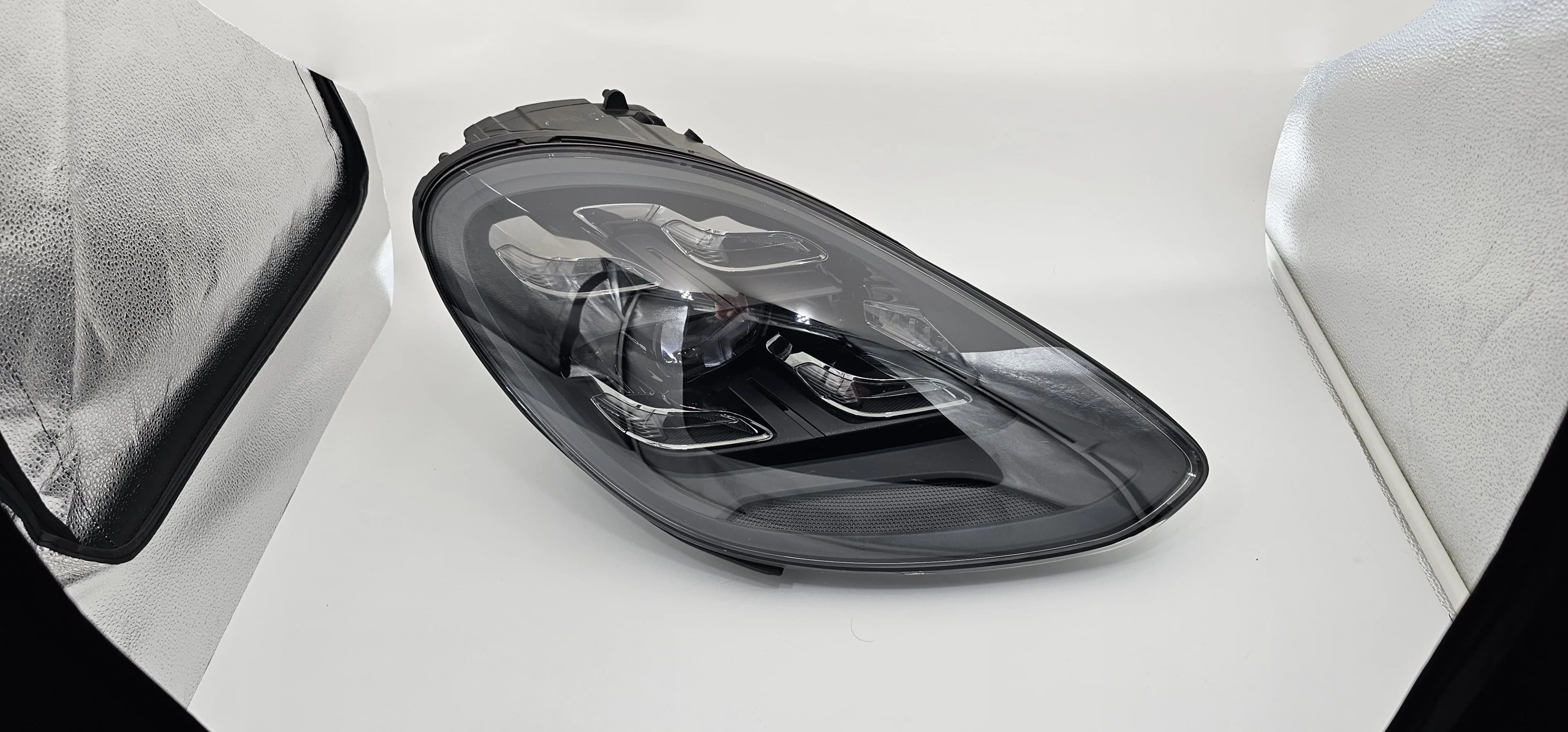 Reflektor FULL LED MATRIX PORSCHE PANAMERA 971 PRAWY BLACK