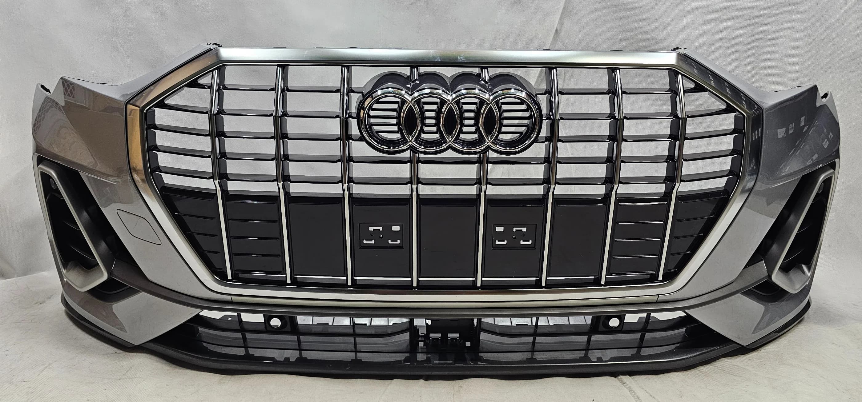 Zderzak przedni AUDI Q3 83A S-LINE 18-25 LZ7G 9S