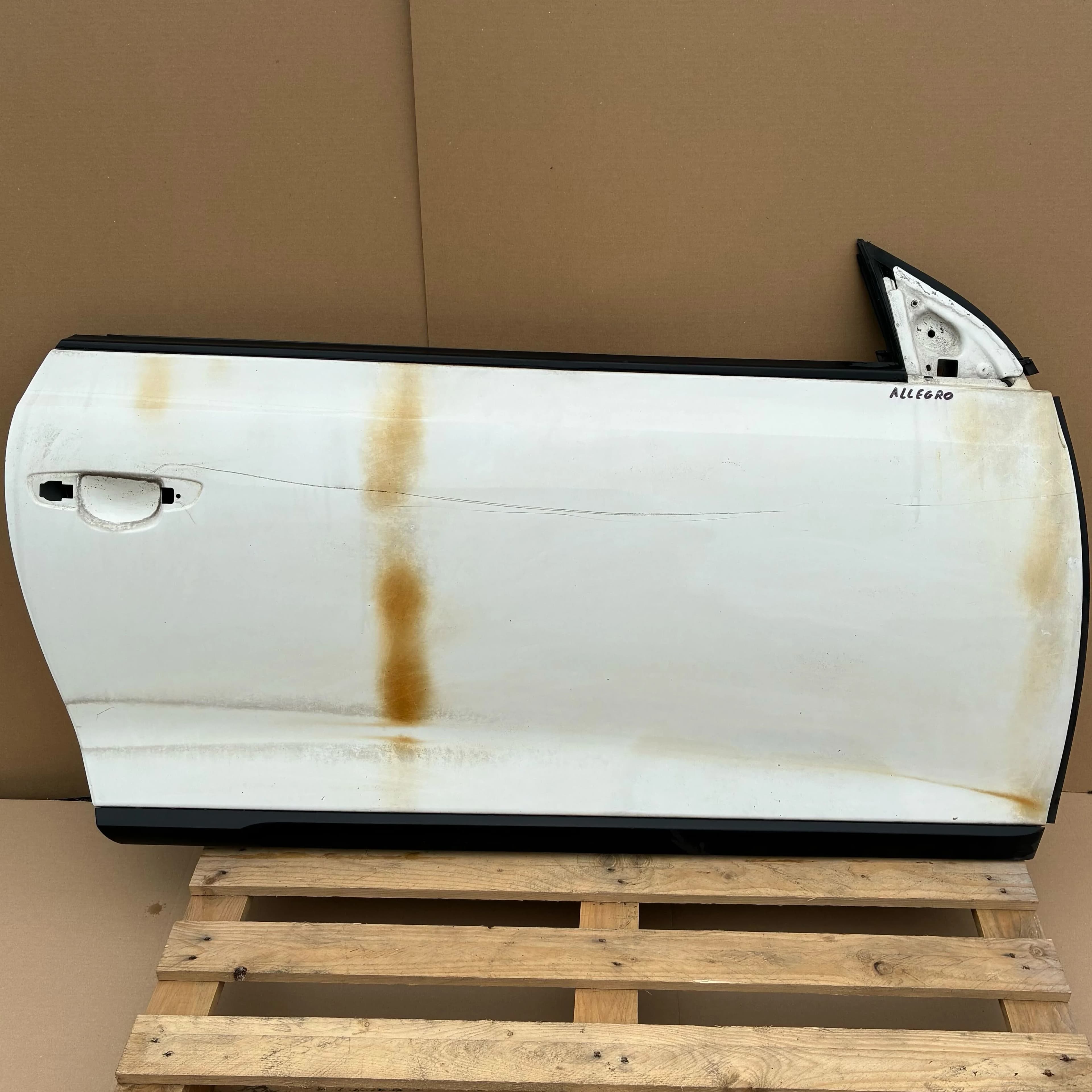 Drzwi prawe przednie VOLKSWAGEN SCIROCCO 1K8 08-17r (1K8831312)