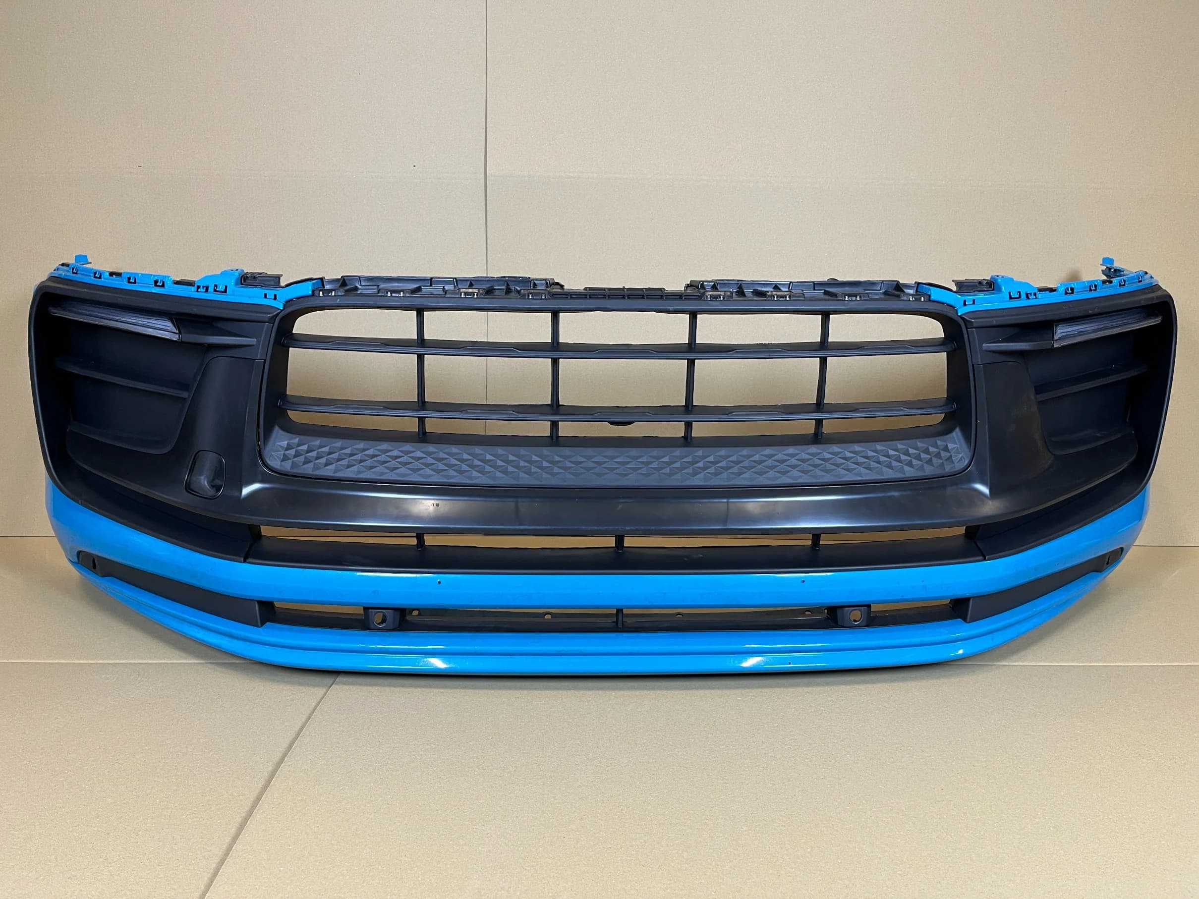 Zderzak przedni PORSCHE MACAN 95B FL 22-24r Turkusowy (95B827530)